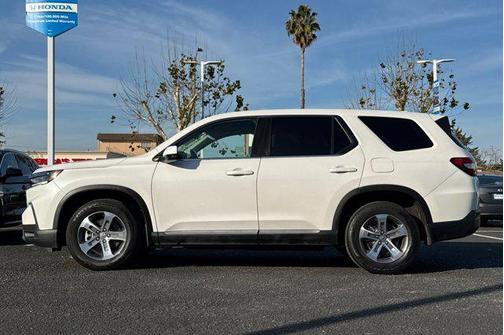 2023 Honda Pilot AWD EX-L 8 Passenger