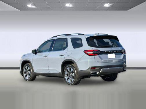 Sonic Gray Pearl 2026 Honda Pilot Elite