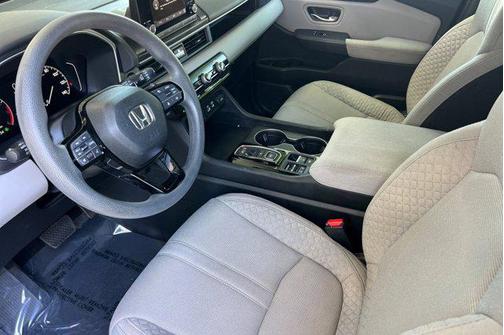 Platinum White Pearl 2024 Honda Pilot LX
