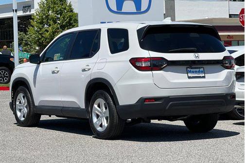 Platinum White Pearl 2024 Honda Pilot LX