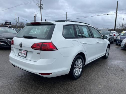 2016 Volkswagen Golf SportWagen TSI S 4-Door
