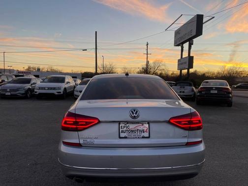 2018 Volkswagen Passat 2.0T SE w/ Technology