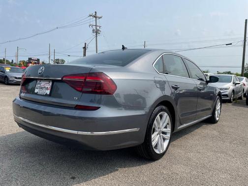 2018 Volkswagen Passat 2.0T SE w/ Technology