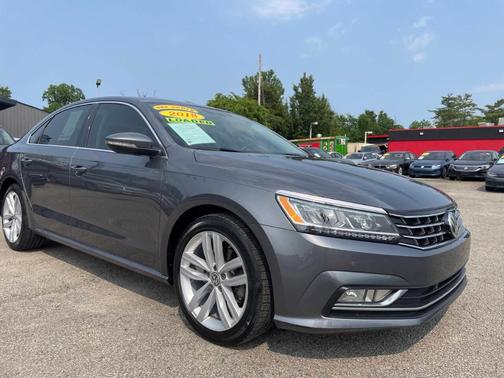 2018 Volkswagen Passat 2.0T SE w/ Technology