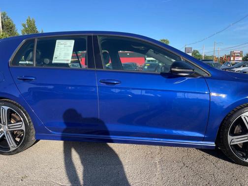 2016 Volkswagen Golf R 4-Door