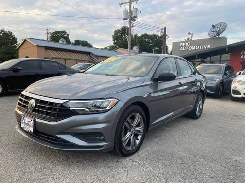 Platinum Gray Metallic 2019 Volkswagen Jetta 1.4T R-Line