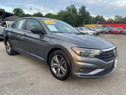 Platinum Gray Metallic 2019 Volkswagen Jetta 1.4T R-Line