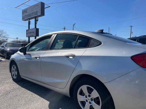 2018 Chevrolet Cruze LS