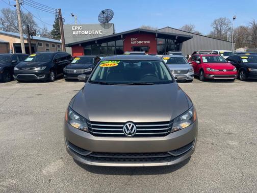 Gold 2015 Volkswagen Passat 1.8T Auto SE