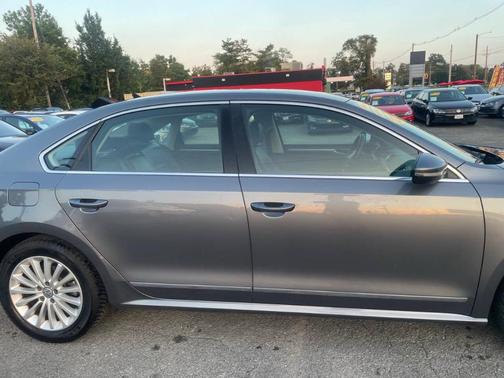 2017 Volkswagen Passat 1.8T SE