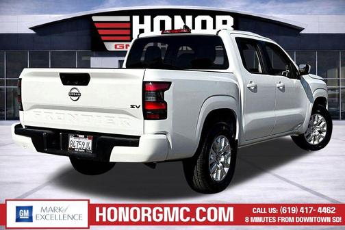 Glacier White 2022 Nissan Frontier SV