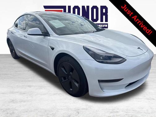 Pearl White Multi-Coat 2023 Tesla Model 3 Long Range