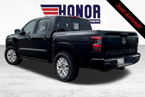 Super Black 2022 Nissan Frontier SV