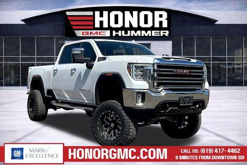 White Frost Tricoat 2022 GMC Sierra 2500 SLT