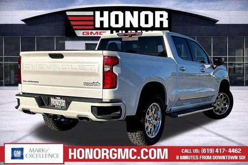Iridescent Pearl Tricoat 2023 Chevrolet Silverado 1500 High Country