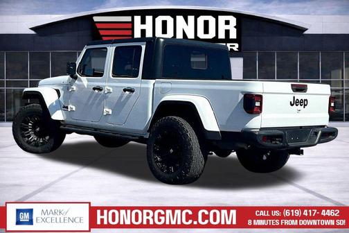 Bright White Clearcoat 2021 Jeep Gladiator Sport S