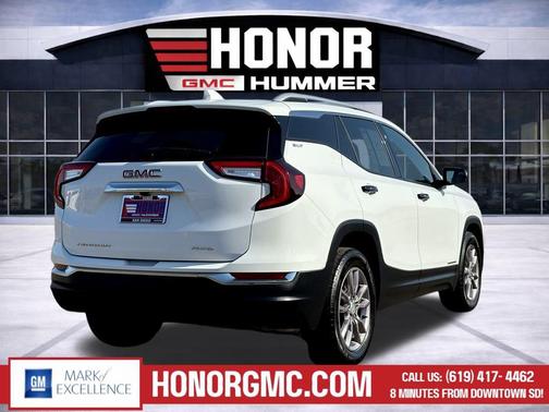 Summit White 2024 GMC Terrain SLT