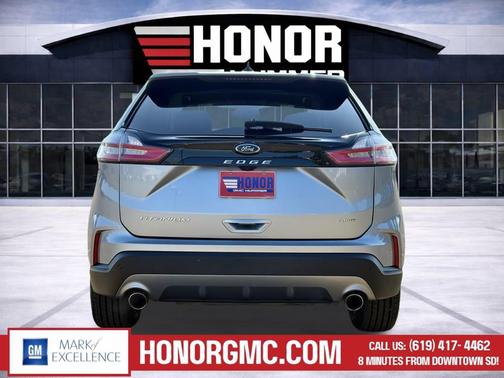 Iconic Silver Metallic 2024 Ford Edge Titanium