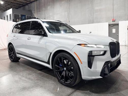 2024 BMW X7 M60i