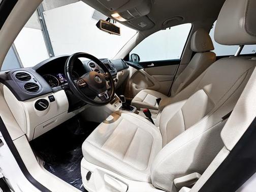 2016 Volkswagen Tiguan S