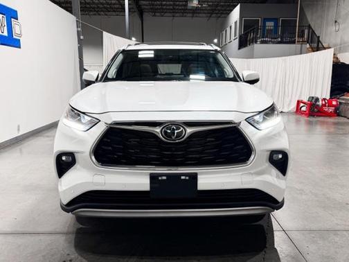 2025 Toyota Highlander Hybrid Limited