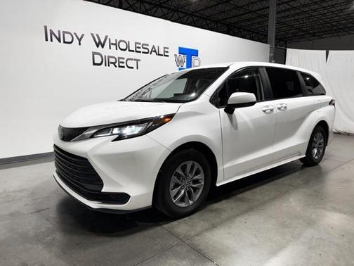 2022 Toyota Sienna LE