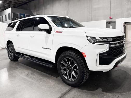 2022 Chevrolet Suburban 4WD Z71