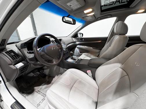 2011 INFINITI G37x Base