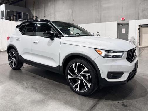 2020 Volvo XC40 T5 R-Design