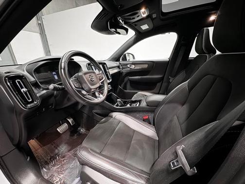 2020 Volvo XC40 T5 R-Design