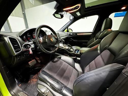 2013 Porsche Cayenne GTS