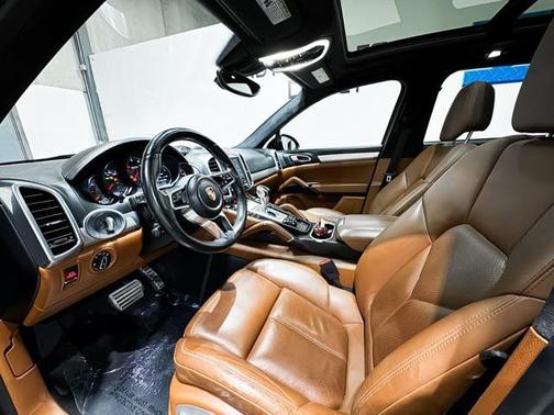 2017 Porsche Cayenne GTS