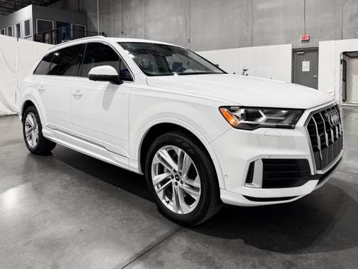 2021 Audi Q7 45 Premium
