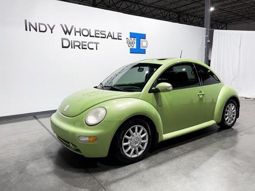 Photo 4 of 17 of 2005 Volkswagen New Beetle GLS