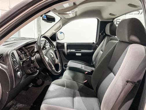 Photo 2 of 18 of 2007 Chevrolet Silverado 2500 LT H/D