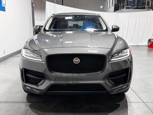 2017 Jaguar F-PACE 35t R-Sport