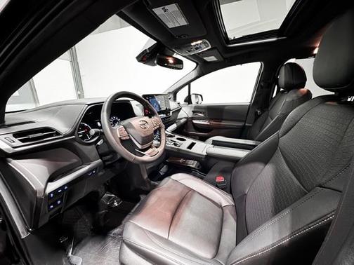 2024 Toyota Sienna Woodland Edition