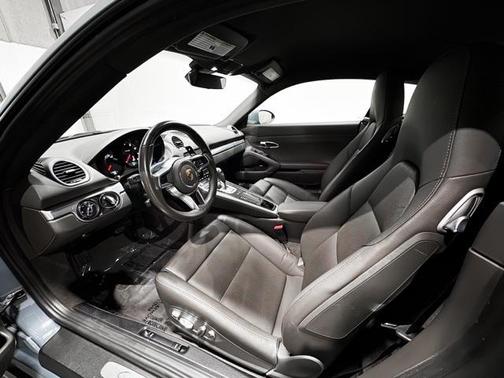 2017 Porsche 718 Cayman Base