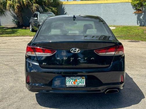2018 Hyundai SONATA SE