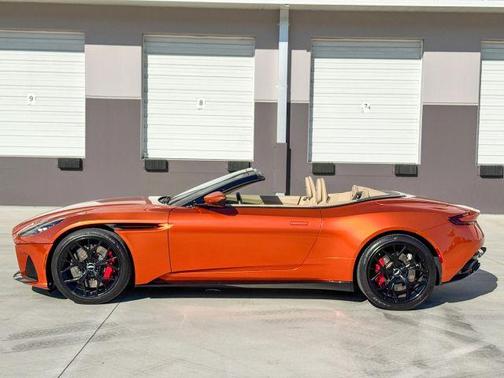 2019 Aston Martin DB11 Volante