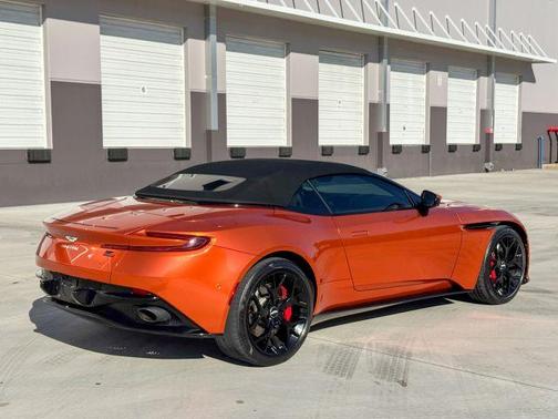 2019 Aston Martin DB11 Volante