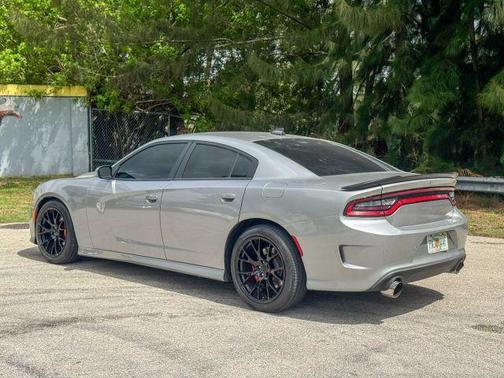 2016 Dodge Charger R/T Scat Pack