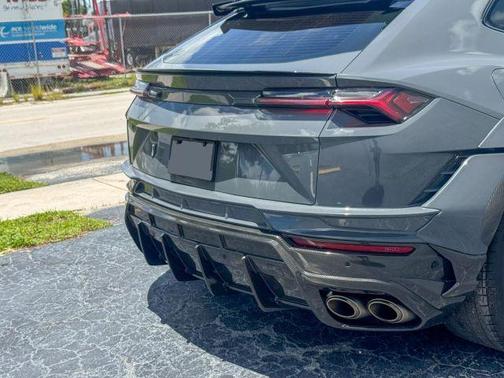 2023 Lamborghini Urus Performante