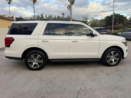 2024 Ford Expedition XLT