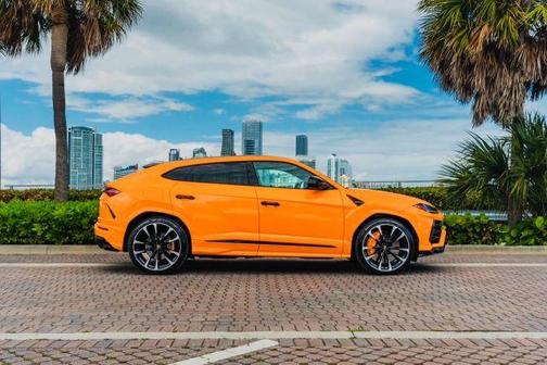 2022 Lamborghini Urus