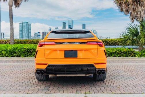 2022 Lamborghini Urus