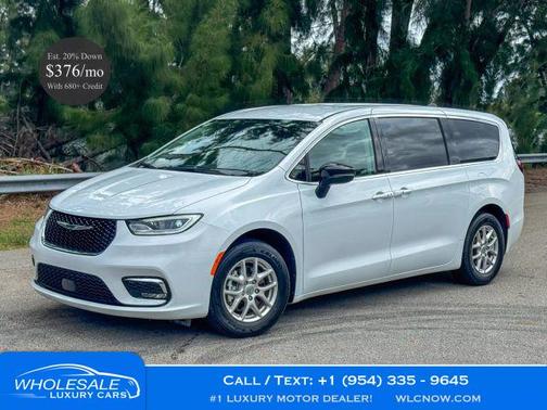 2024 Chrysler Pacifica Touring-L