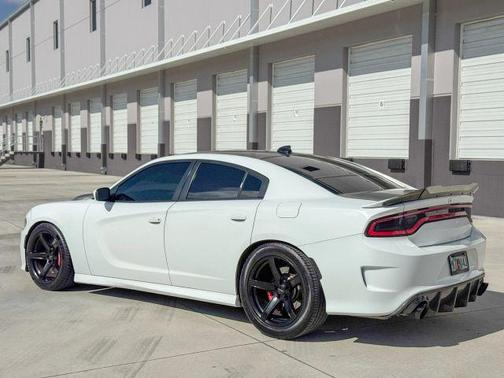 2016 Dodge Charger SRT Hellcat