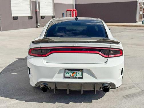 2016 Dodge Charger SRT Hellcat