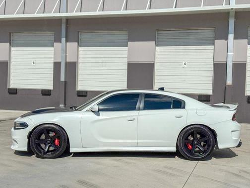 2016 Dodge Charger SRT Hellcat